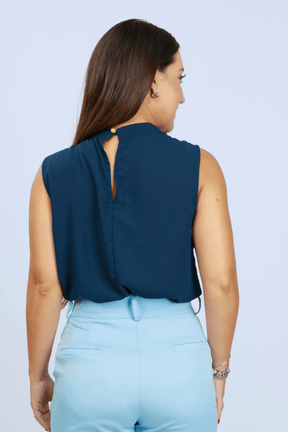 Blusa Regata Detalhe Pregas Colo Valentina Azul Marinho